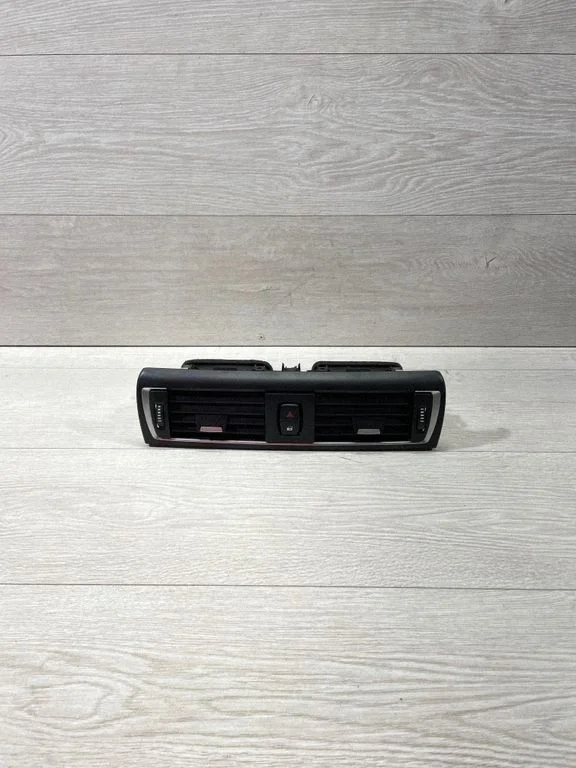 Centrālās gaisa restītes 9317944