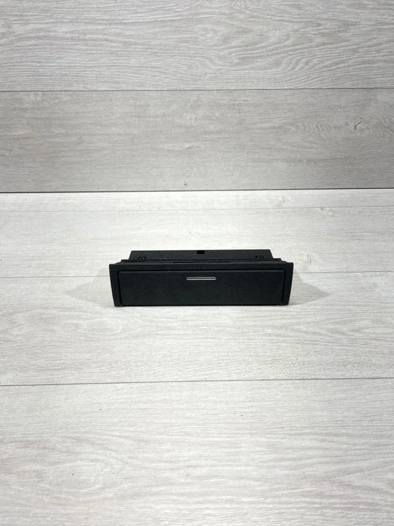 Glove box 8260312