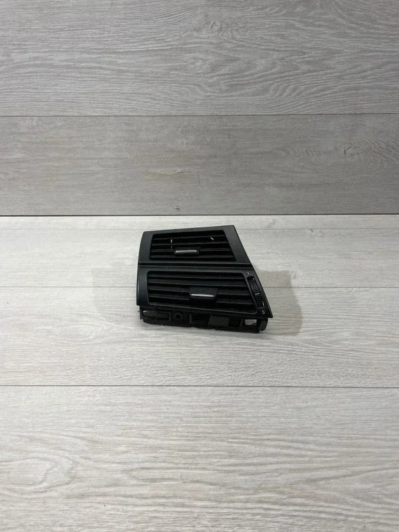 Dashboard side air vent grill/cover trim 9227767 – BMW X5 E70 (2006-2013)