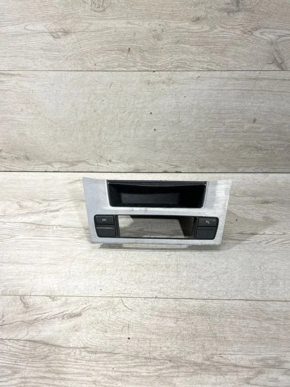 Centrālās konsoles cimdu nodalījums 9139391