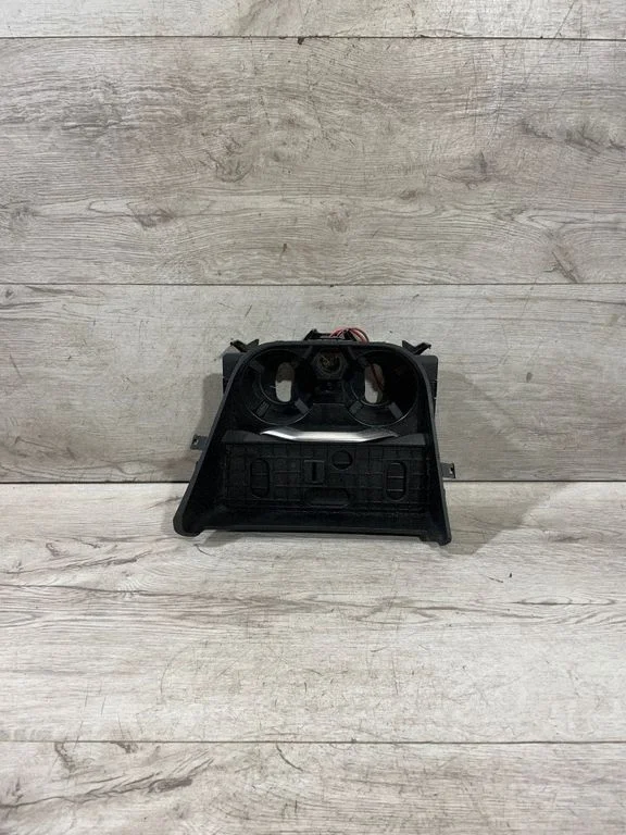 Uchwyt na kubki (przedni) 9301722 – BMW X3 F25 (2010-2017)