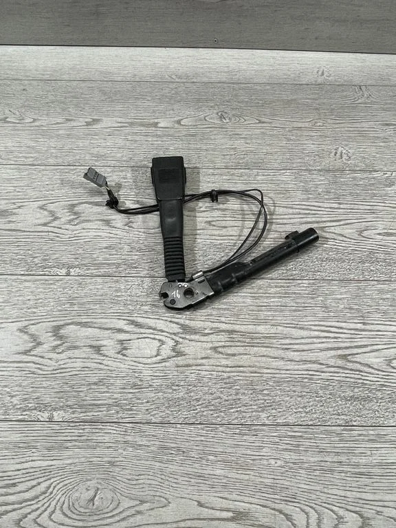 Front seatbelt buckle 7213564 – BMW 3 Series E90 E91 (2005-2012)