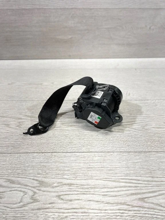 Aizmugurējā drošības josta 632657800D