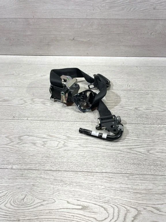 Front seatbelt 609538500D – BMW X5 F15 (2013-2017)