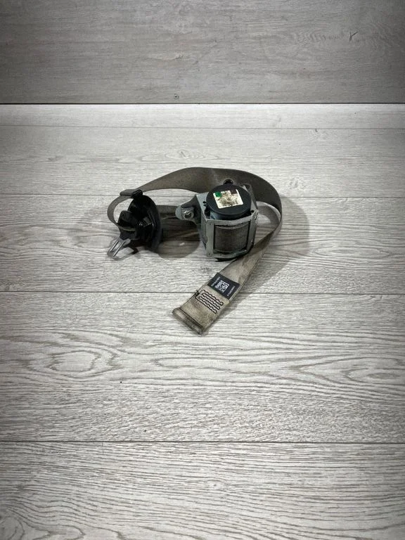 Priekšējā drošības josta 610126200B