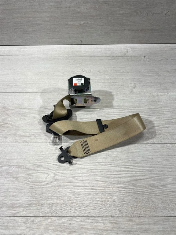 Front seatbelt 610126300D