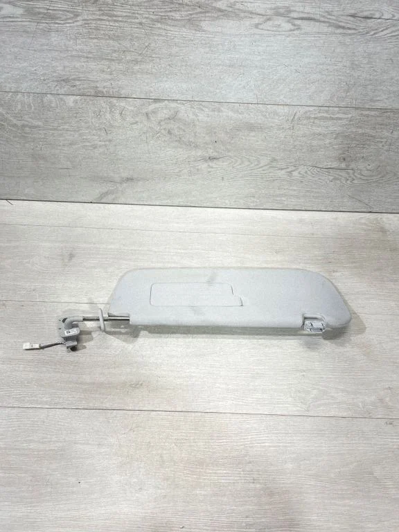 Sun visor 149040641B – Tesla Model 3 (2017-)