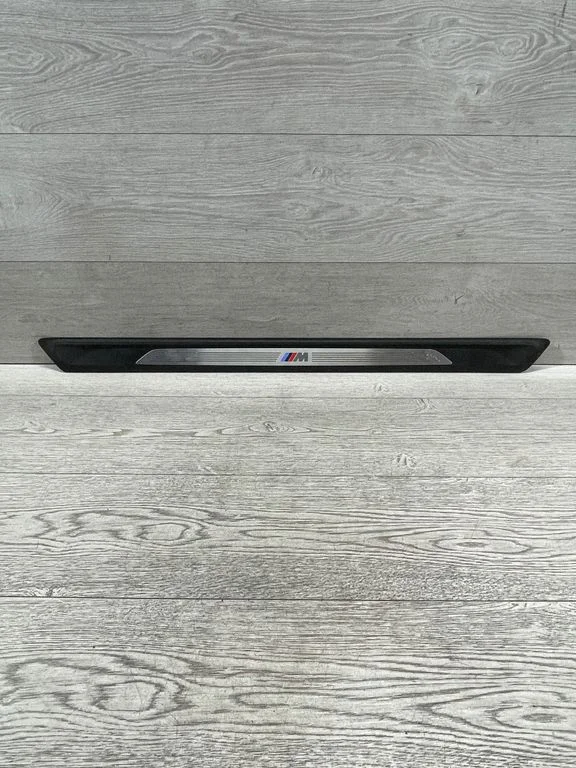 Priekšējā sliekšņa apdare (iekšējā) – BMW 2. sērija F22 F23 (2017-)