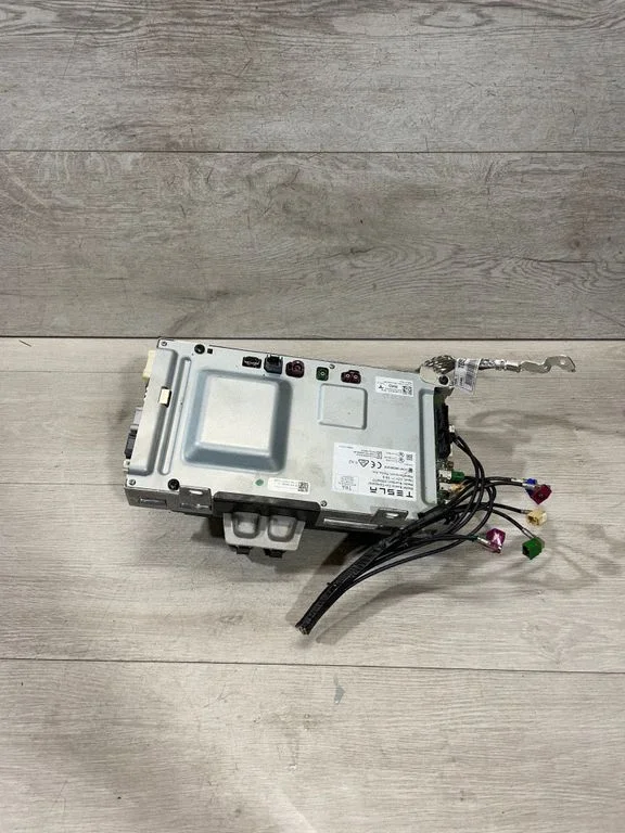 Other devices 156678605E – Tesla Model 3 (2017-)