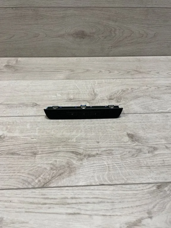 Przełącznik pamięci foteli 9215808