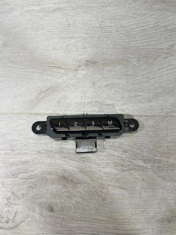 Przełącznik pamięci foteli 31376461 – Volvo XC90 (2014-)