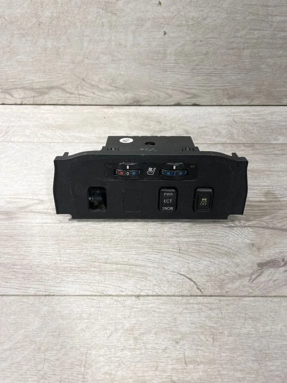 Seat heating switch 5891930040 – Lexus GS 300 350 430 450H (2005-2012)