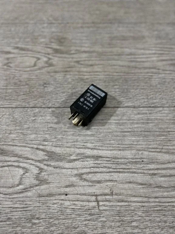 Other relay 8365960 – BMW X5 E53 (1999-2006)