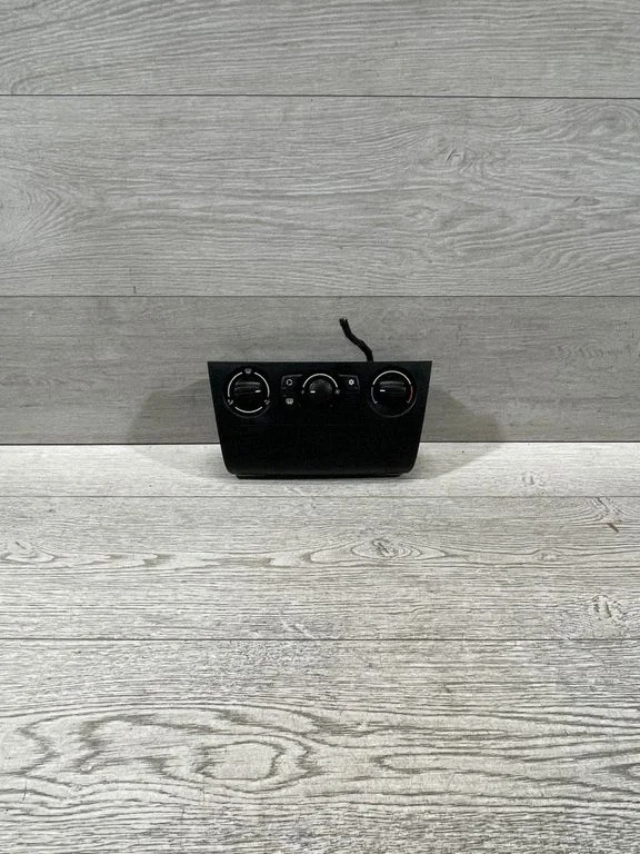 Climate control unit – BMW 1 Series E81 E87 (2004-2011)
