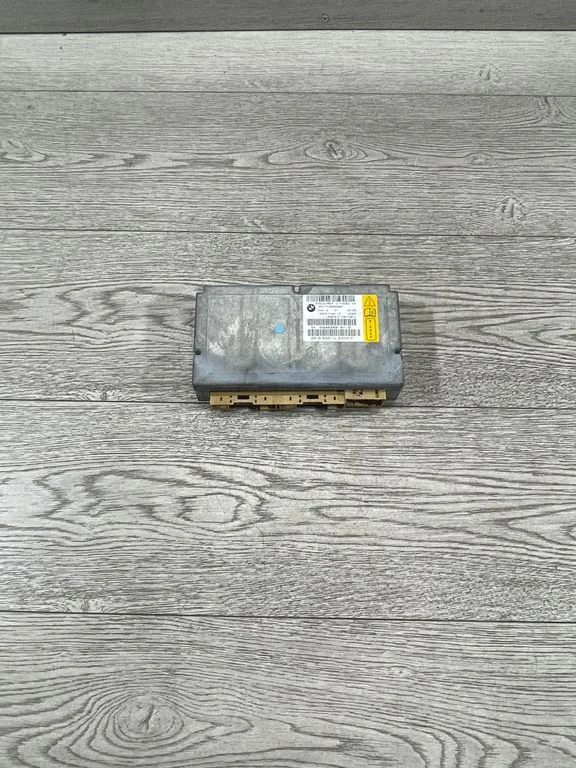 Drošības spilvenu vadības bloks – BMW 5. sērija E60 E61 (2004-2010)