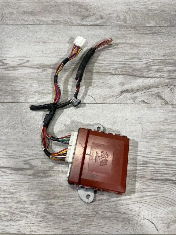 Door control unit/module 8922230120 – Lexus GS 300 350 430 450H (2005-2012)