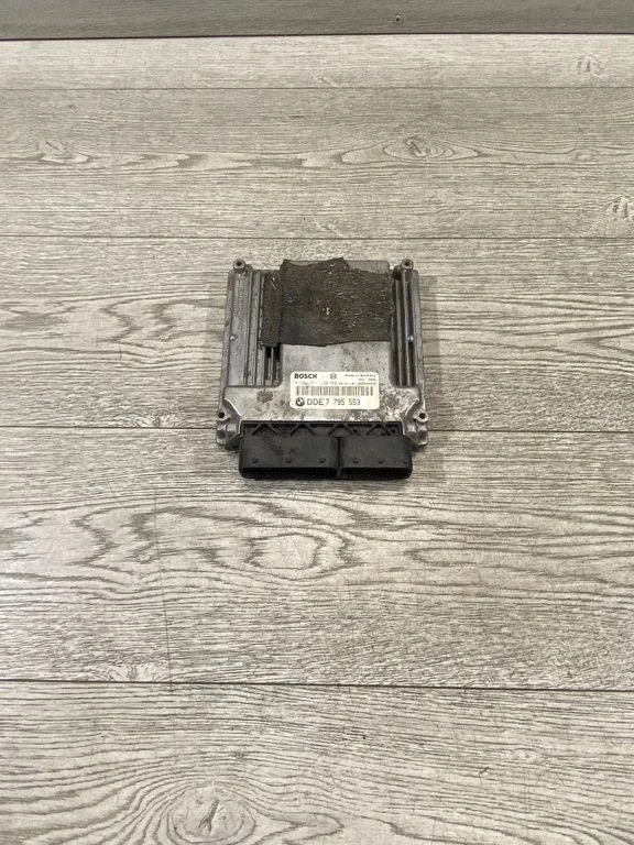 Engine control unit/module – BMW 5 Series E60 E61 (2004-2010)