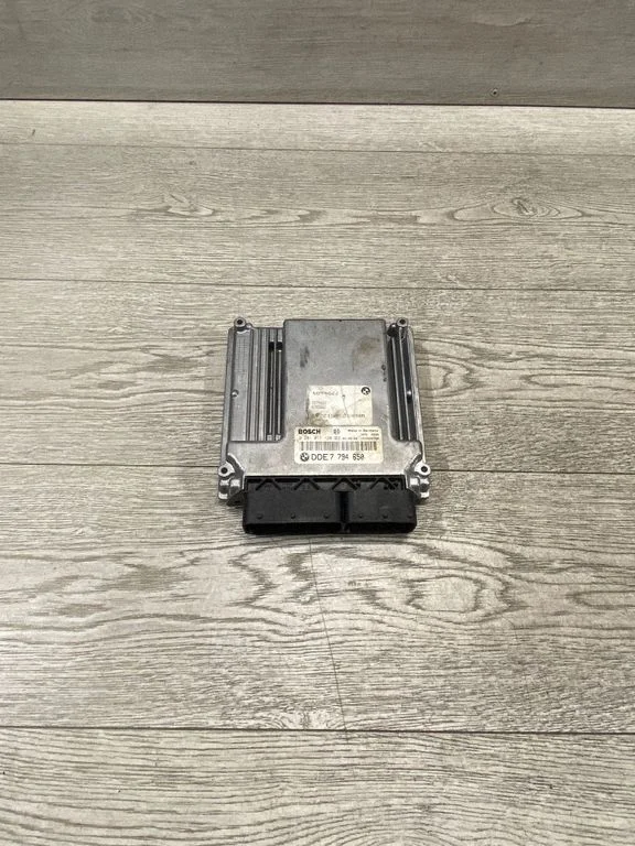 Mootori juhtplokk – BMW 5-seeria E60 E61 (2004-2010)