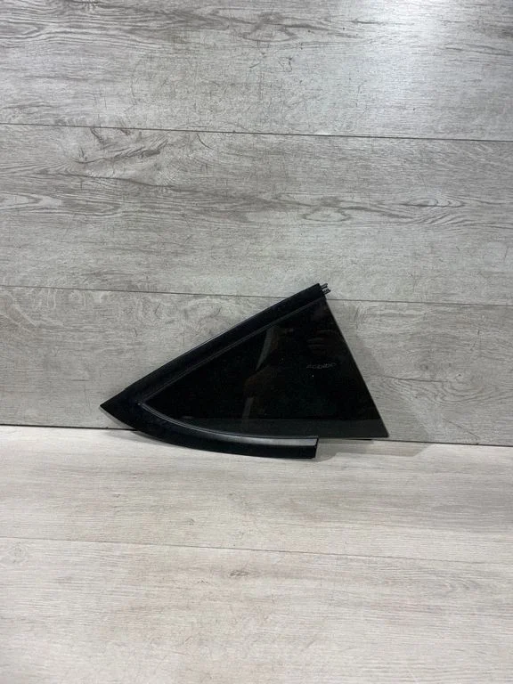 Rear vent window glass 151497900
