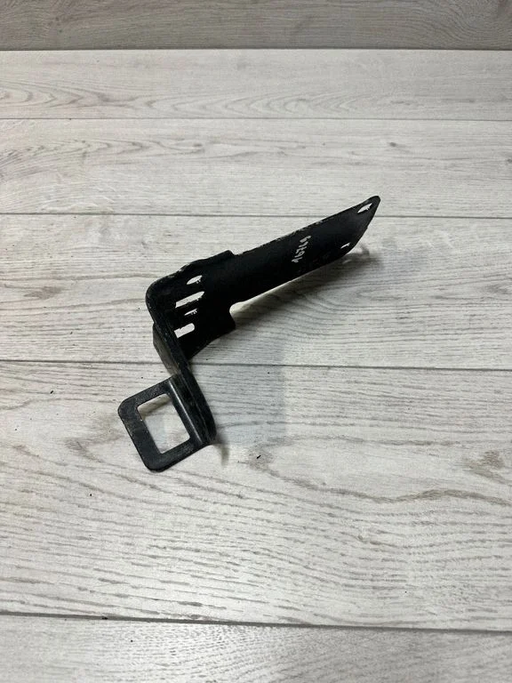 Radiator support slam panel bracket – BMW 3 Series E90 E91 (2005-2012)