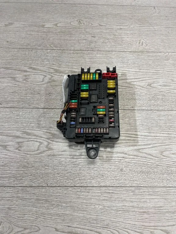 Kaitsmeplokk – BMW 3-seeria F30 F35 F31 (2012-2018)