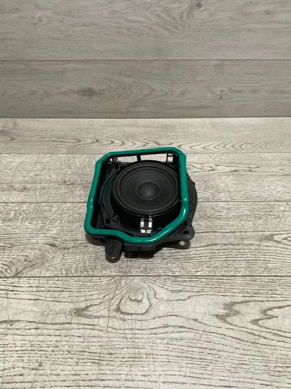 Subwoofer speaker – BMW 5 Series G30 G31 G38 (2016-)