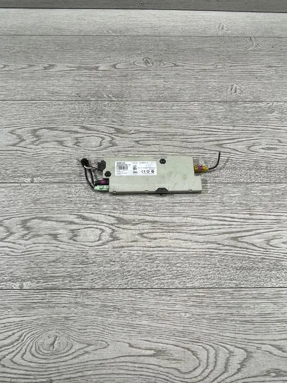 Aerial antenna amplifier – BMW 5 Series F10 F11 (2009-2016)