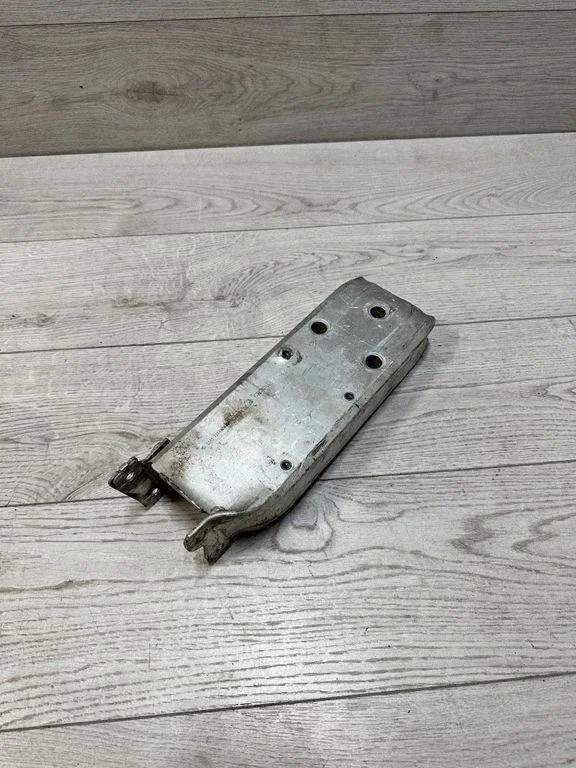 Esistange löögisummuti – BMW 4-seeria F32 F33 (2013-2020)