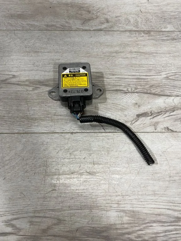 ESP acceleration yaw rate sensor 8918330070 – Lexus GS 300 350 430 450H (2005-2012)