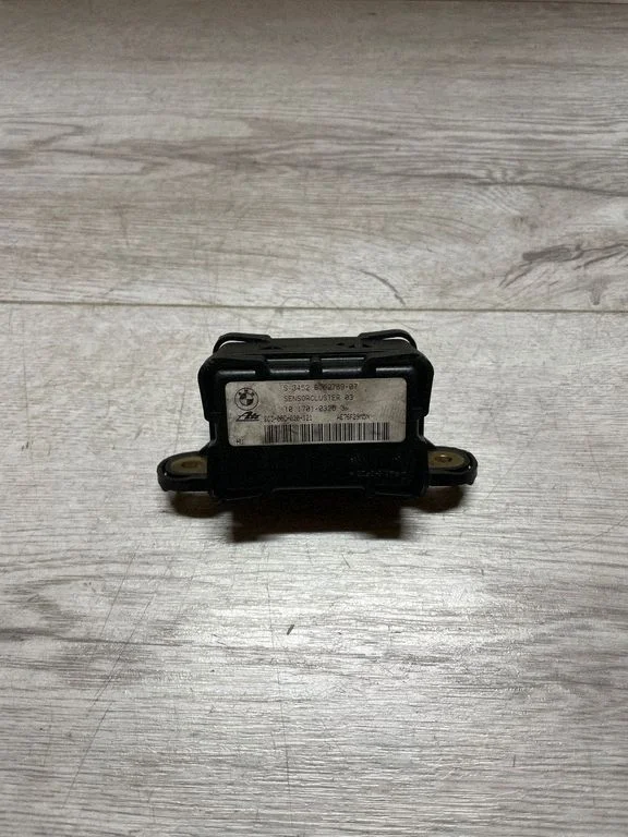 ESP (stabilitātes sistēmas) sensors (paātrinājuma sensors) – BMW 3. sērija E90 E91 (2005-2012)