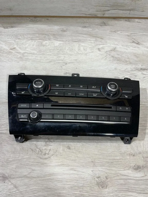 Ramka panelu klimatyzacji/nawiewu 9354077 – BMW X3 F25 (2010-2017)