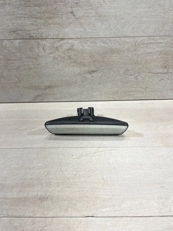 Rear view mirror (interior) 6860616