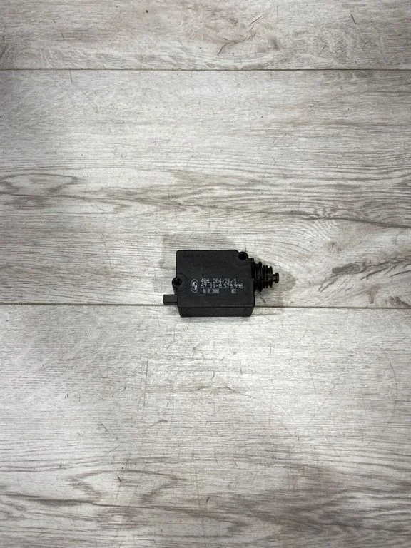 Tailgate boot lock/latch motor – BMW X5 E53 (1999-2006)