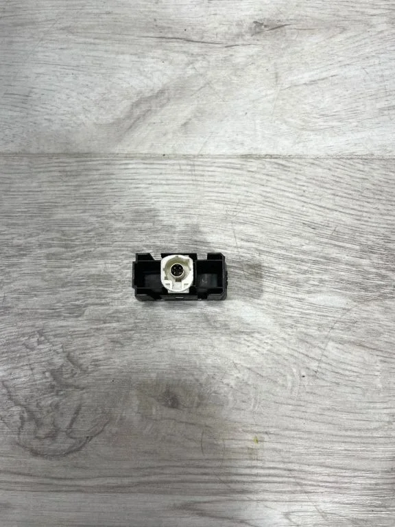 USB ligzda – BMW 3. sērija F30 F35 F31 (2012-2018)