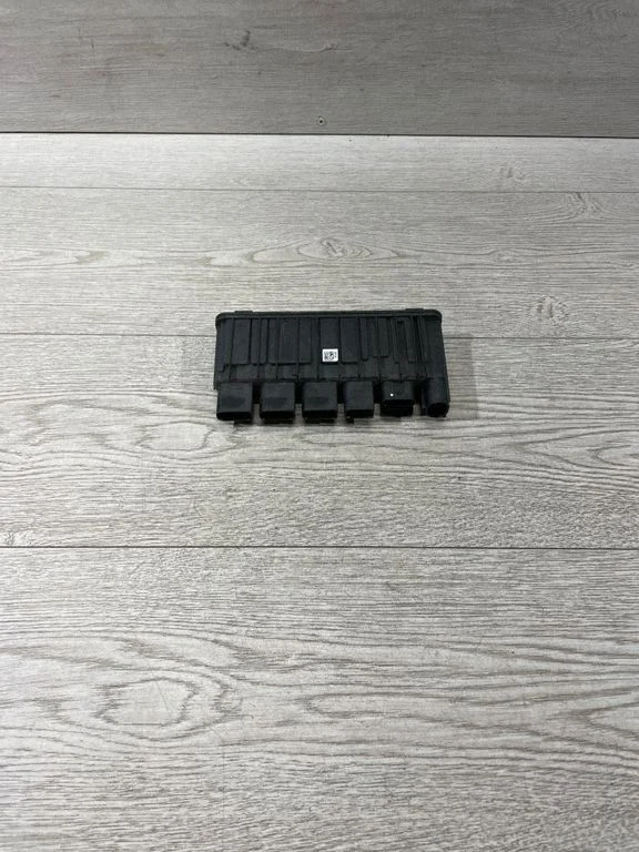 Maitinimo valdymo blokas