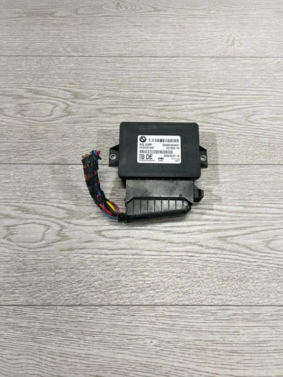 Rokas bremzes vadības bloks – BMW 5. sērija F10 F11 (2009-2016)