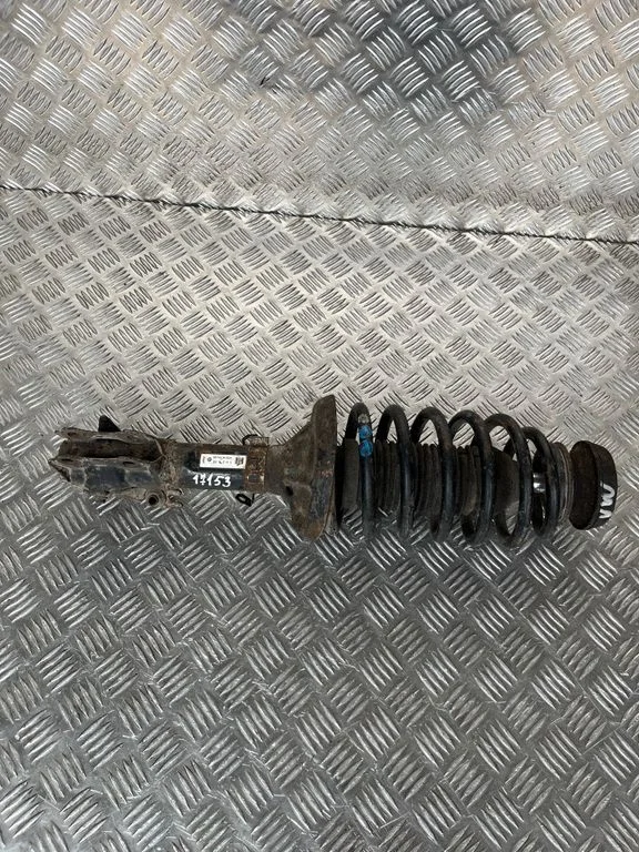 Eesmine amortisaator koos vedruga 357413031R – Volkswagen Passat B4 (1994-1996)