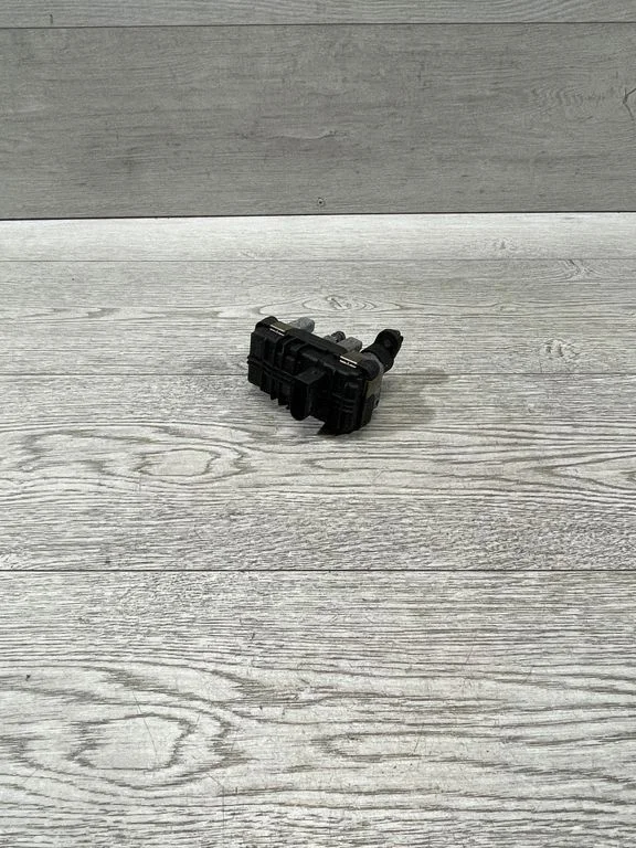 Turbinos elektrinis valdymo aktuatorius