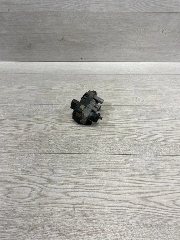 Turbinos elektrinis valdymo aktuatorius