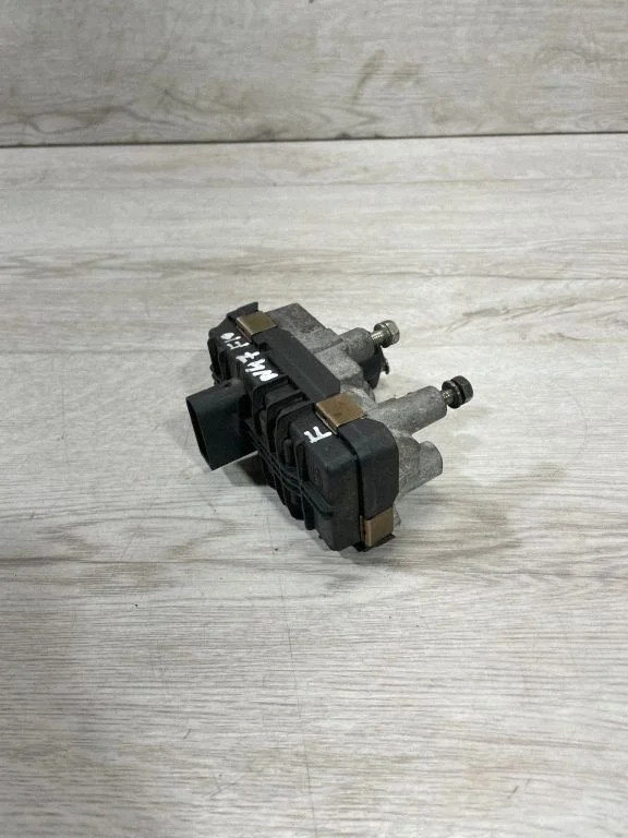 Turbinos elektrinis valdymo aktuatorius