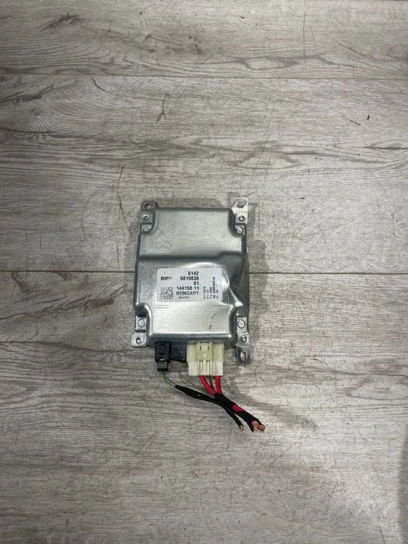 Akumuliatoriaus valdymo blokas