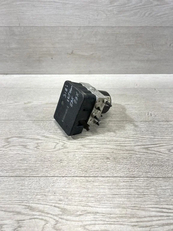 ABS-plokk – BMW 1-seeria E81 E87 (2004-2011)