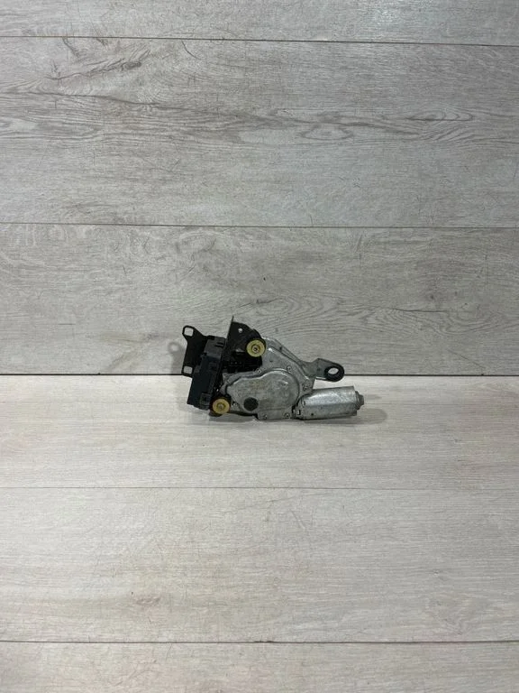 Aizmugurējā stikla tīrītāja motoriņš 6925094