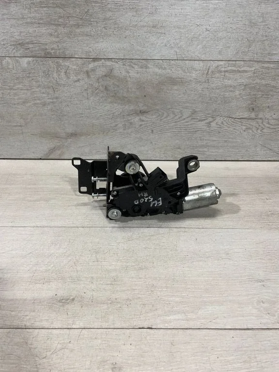 Rear window wiper motor – BMW 3 Series E90 E91 (2005-2012)