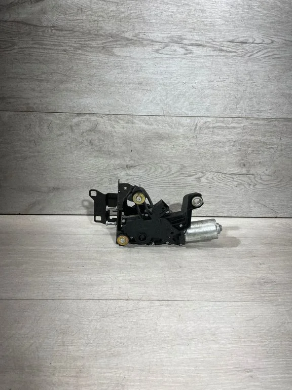 Silniczek wycieraczki tylnej – BMW Seria 3 E90 E91 (2005-2012)