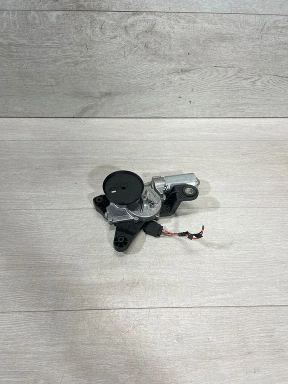 Rear window wiper motor 7311415