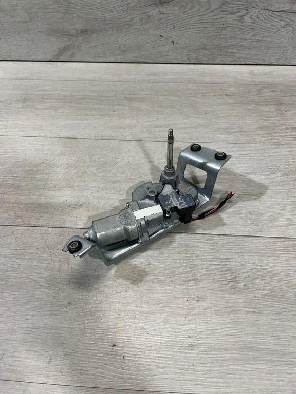 Aizmugurējā stikla tīrītāja motoriņš – BMW 1. sērija F20 F21 (2011-2019)