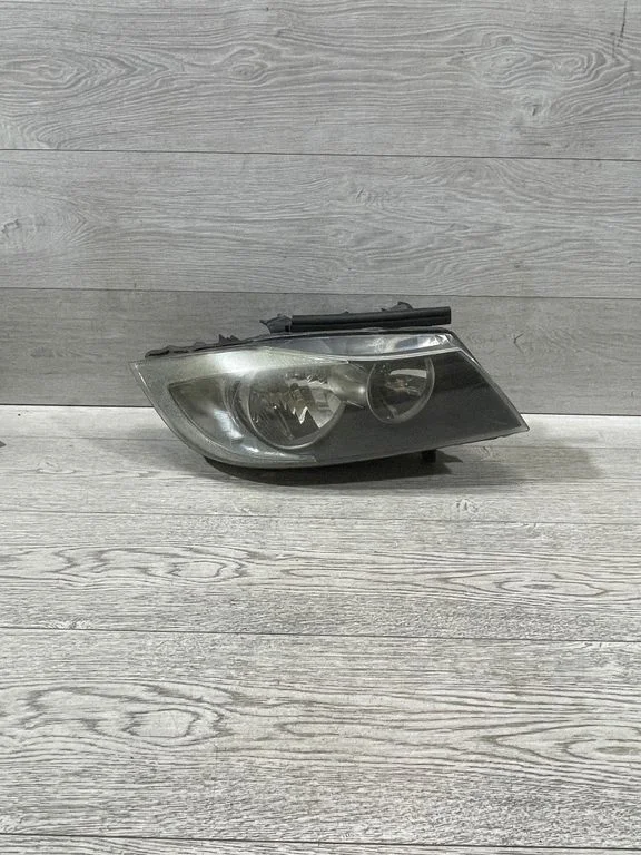 Priekšējais lukturis – BMW 3. sērija E90 E91 (2005-2012)
