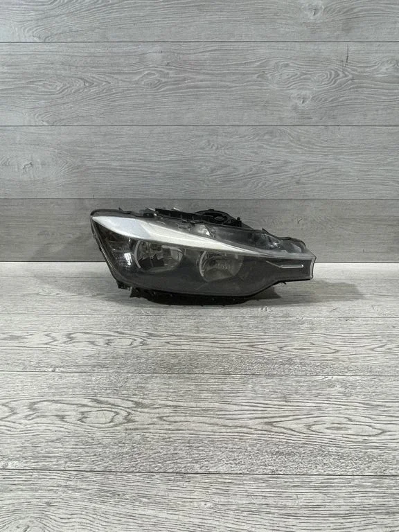 Reflektor – BMW Seria 3 F30 F35 F31 (2012-2018)