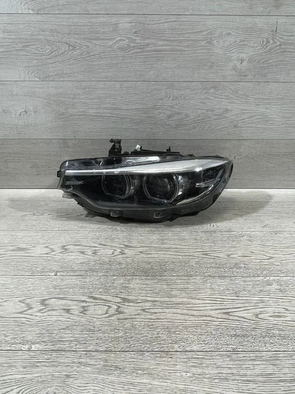 Esituli 8738701 – BMW 4-seeria F32 F33 (2013-2020)